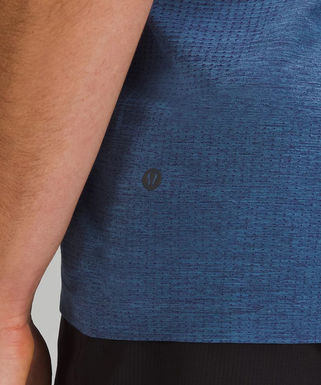 Metal vent tech polo
