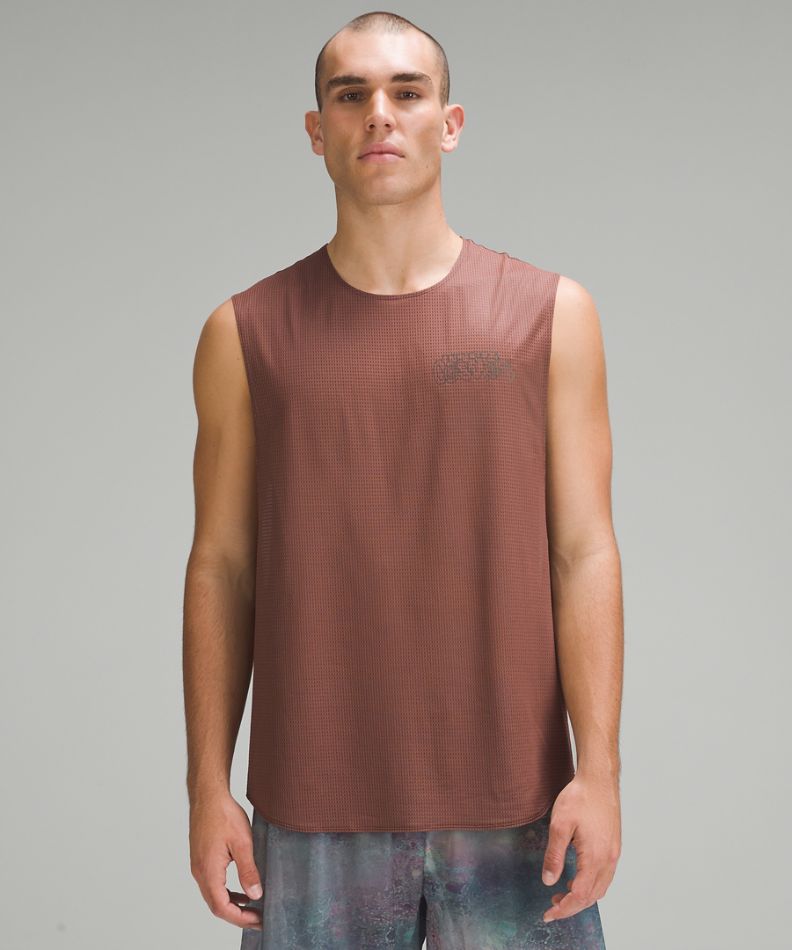 Lab grid mesh training tank graphic